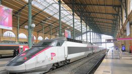 Paris_Gare du Nord_train